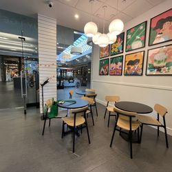 Black Pearl Bubble Tea - Table seating