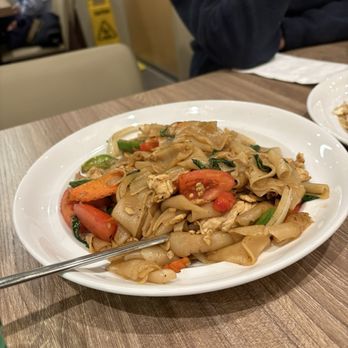 Siam Station - Pad kee mow - Thai Near Me - Irvine, California