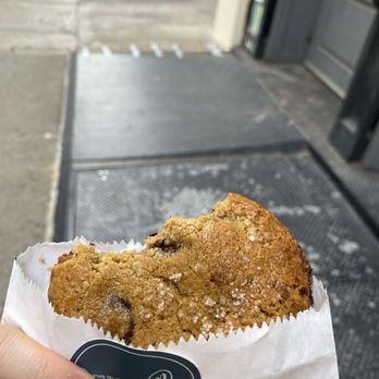 La Mercerie - Chocolate chip hazelnut cookie - French Near Me - New York, New York La Mercerie - Chocolate chip hazelnut cookie - French Near Me - New York, New York
