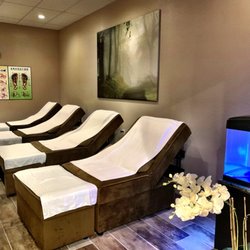 Anmo Pain Care - Foot massage recliners.