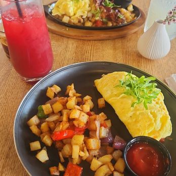 Pradera Brunch - Breakfast egg skillet and Applewood smoked brisket omelet - Breakfast & Brunch Near Me - Baldwin Park, California