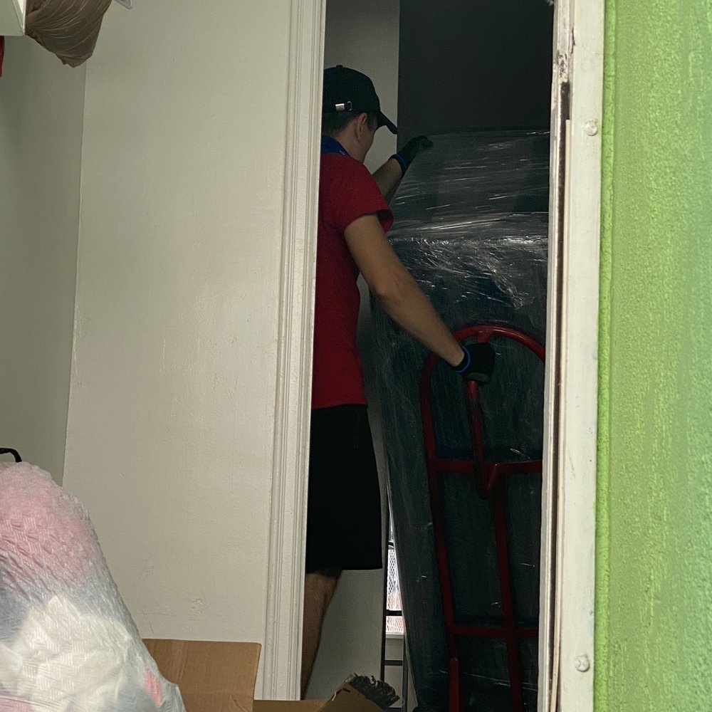 Flash Moving - After asking twice they still didn't wear masks. - Movers Near Me - Pasadena, California Flash Moving - After asking twice they still didn't wear masks. - Movers Near Me - Pasadena, California