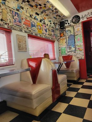 Rock & Roll Diner by null