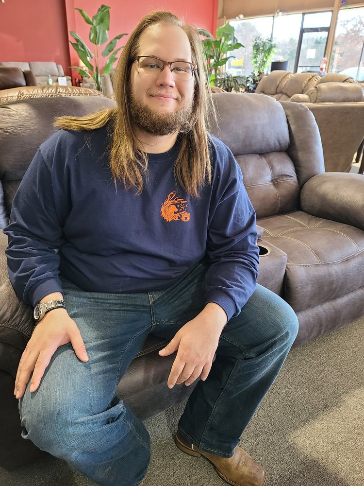 STANDARD FURNITURE Updated October 2024 906 Perry St SW, Cullman