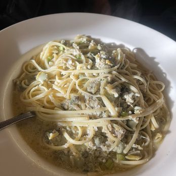 Zozo's Ristorante - Linguine & Clams with white sauce!!!! Heavy carbo load and rich tasting but sooo yummmmy - Italian Near Me - Reno, Nevada Zozo's Ristorante - Linguine & Clams with white sauce!!!! Heavy carbo load and rich tasting but sooo yummmmy - Italian Near Me - Reno, Nevada
