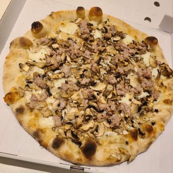 Teresina Senza Glutine - Boscaiola/Woodcutter - sausage and mushrooms - Pizza Near Me - Rome, RM Teresina Senza Glutine - Boscaiola/Woodcutter - sausage and mushrooms - Pizza Near Me - Rome, RM