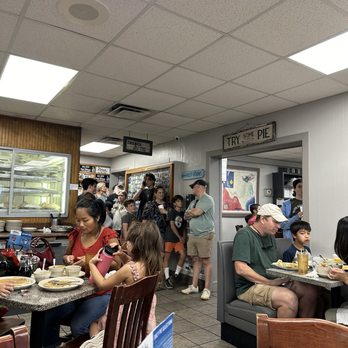 Blue Bonnet Cafe - Desserts Near Me - Marble Falls, Texas