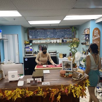 Da' HI Brew - Inside - Coffee & Tea Near Me - Honolulu, Hawaii