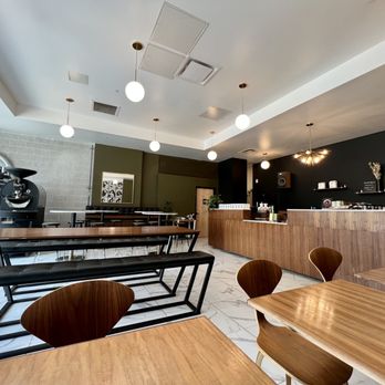 Youngblood Coffee Roasters - the interior of a coffee shop - Coffee & Tea Near Me - Fargo, North Dakota Youngblood Coffee Roasters - the interior of a coffee shop - Coffee & Tea Near Me - Fargo, North Dakota