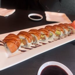 Salmon roll with cream cheese