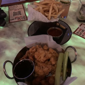 Batch - Cauliflower wings with fries - American Near Me - Miami, Florida Batch - Cauliflower wings with fries - American Near Me - Miami, Florida