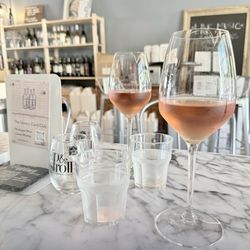 Hidden Harbor Wine Library - Nice wines, atmosphere and view!