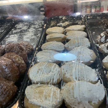Beiler's Bakery - Banana cream - Bakeries Near Me - Philadelphia, Pennsylvania