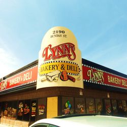 Lynn's Bakery & Deli