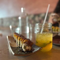 Maguro Sushi - Puro Norte roll & passionfruit mojito