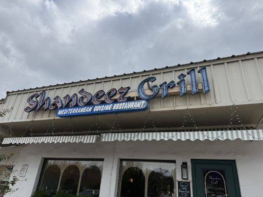 Shandeez Grill by null