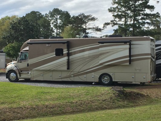 BERRYLAND CAMPERS - 46 Photos & 49 Reviews - 42775 Pleasant Ridge Rd ...