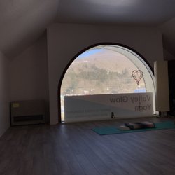 Valley Glow Yoga - 2nd floor studio = nice light and views