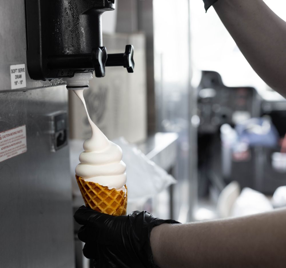 Sweet Bull Creamery Logo