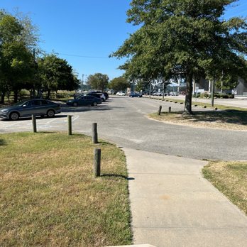 Gloucester Point Beach Park - Parking - Parks Near Me - Gloucester Point, Virginia