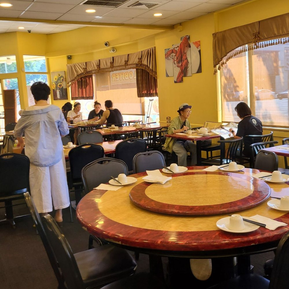 Lobster King - a restaurant with people sitting at tables - Seafood Near Me - Honolulu, Hawaii Lobster King - a restaurant with people sitting at tables - Seafood Near Me - Honolulu, Hawaii