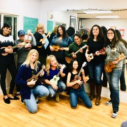 Ukulele San Diego - Happy ukulele workshop people!