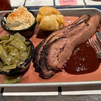Ray Nathan’s - This is a delicious brisket plate with a side of potato salad, homestyle green beans, and a yummy corn muffin. - Barbeque Near Me - Gastonia, North Carolina Ray Nathan’s - This is a delicious brisket plate with a side of potato salad, homestyle green beans, and a yummy corn muffin. - Barbeque Near Me - Gastonia, North Carolina