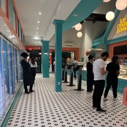 The Ice Cream House - Even at this hour Ice Cream is a must.