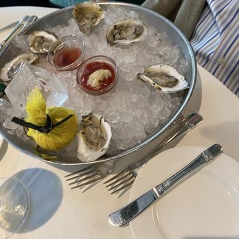 Polo Lounge - Oysters - New American Near Me - Beverly Hills, California Polo Lounge - Oysters - New American Near Me - Beverly Hills, California