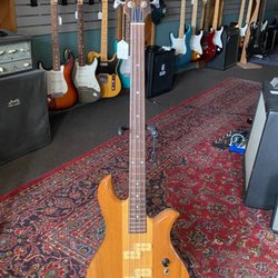 Gino’s Guitar Gallery