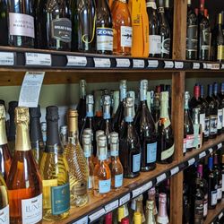 Four Corners Wine & Spirits