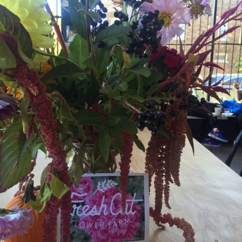 Sister Pie - Beautiful flowers - Desserts Near Me - Detroit, Michigan Sister Pie - Beautiful flowers - Desserts Near Me - Detroit, Michigan