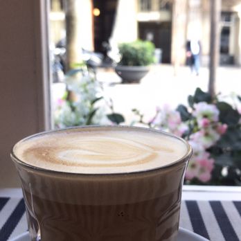 Brunch & Cake - Delicious latte with a great view - Breakfast & Brunch Near Me - Barcelona, B Brunch & Cake - Delicious latte with a great view - Breakfast & Brunch Near Me - Barcelona, B