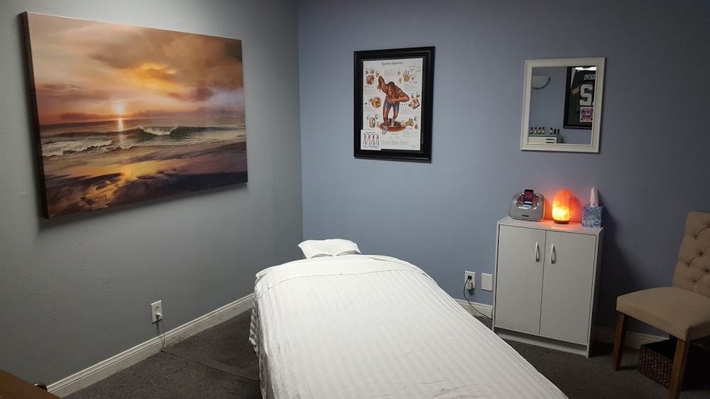 Phong Lam Massage Therapy & Acupressure Logo