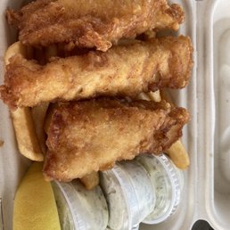 Yummy 3-piece fish and chips! Yummy 3-piece fish and chips!