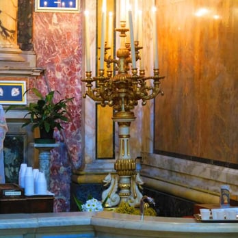 Santa Maria in Via - Dettaglio della cappella dedicata alla Madonna del Pozzo - Churches Near Me - Rome, RM