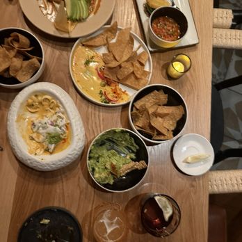 Sentir - Tamale, arepas, guacamole, salmon crudo, coconut ceviche, sentir fresca - Mexican Near Me - New York, New York