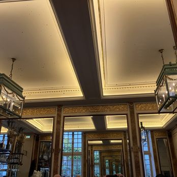 Carette - Classic ambiance - Patisserie/Cake Shop Near Me - Paris, 75 Carette - Classic ambiance - Patisserie/Cake Shop Near Me - Paris, 75