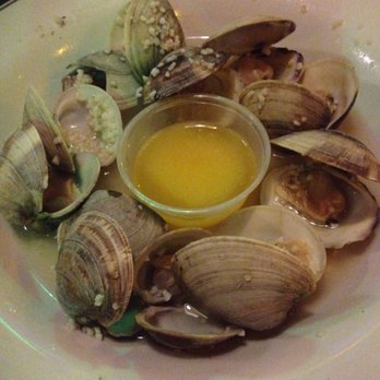 Flanigan's - Pompano Beach - Steamer clam 8.99 - American Near Me - Pompano Beach, Florida