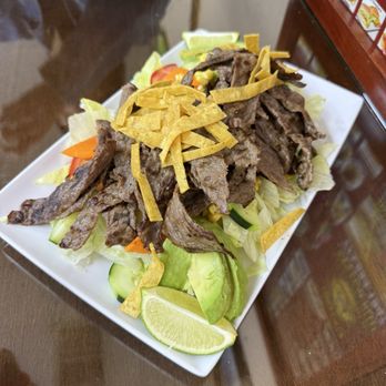 Torteria San Lenchito - Steak ensalada - Mexican Near Me - Chicago, Illinois Torteria San Lenchito - Steak ensalada - Mexican Near Me - Chicago, Illinois