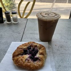 Belle Âme Cafe