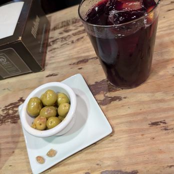 Lamiak - Olive appetizers - Wine Bars Near Me - Madrid, M