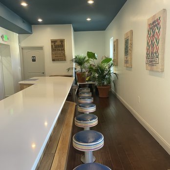 Cafe Los Suenos - Interior / bar seating - Coffee Roasteries Near Me - Baltimore, Maryland