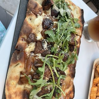 Tommy Bahama Marlin Bar - Steak Flatbread - Seafood Near Me - Estero, Florida Tommy Bahama Marlin Bar - Steak Flatbread - Seafood Near Me - Estero, Florida