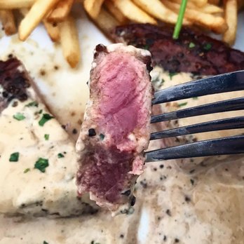 Le Petit Chez Mimi - Steak au Povre - medium rare - French Near Me - Santa Monica, California Le Petit Chez Mimi - Steak au Povre - medium rare - French Near Me - Santa Monica, California