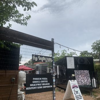 Nom Burgers - Food Trucks Near Me - Austin, Texas
