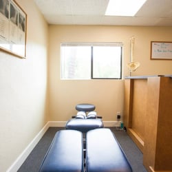 Singer Chiropractic Wellness Center - Flexion distraction table/drop table
