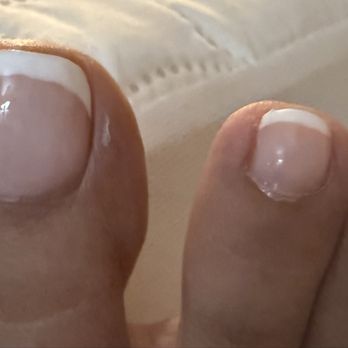Heidi Vips Spa - Gel pedi which its not even... it should be square! This is not square.. picture doesnt do it justice. - Nail Salons Near Me - Los Angeles, California Heidi Vips Spa - Gel pedi which its not even... it should be square! This is not square.. picture doesnt do it justice. - Nail Salons Near Me - Los Angeles, California