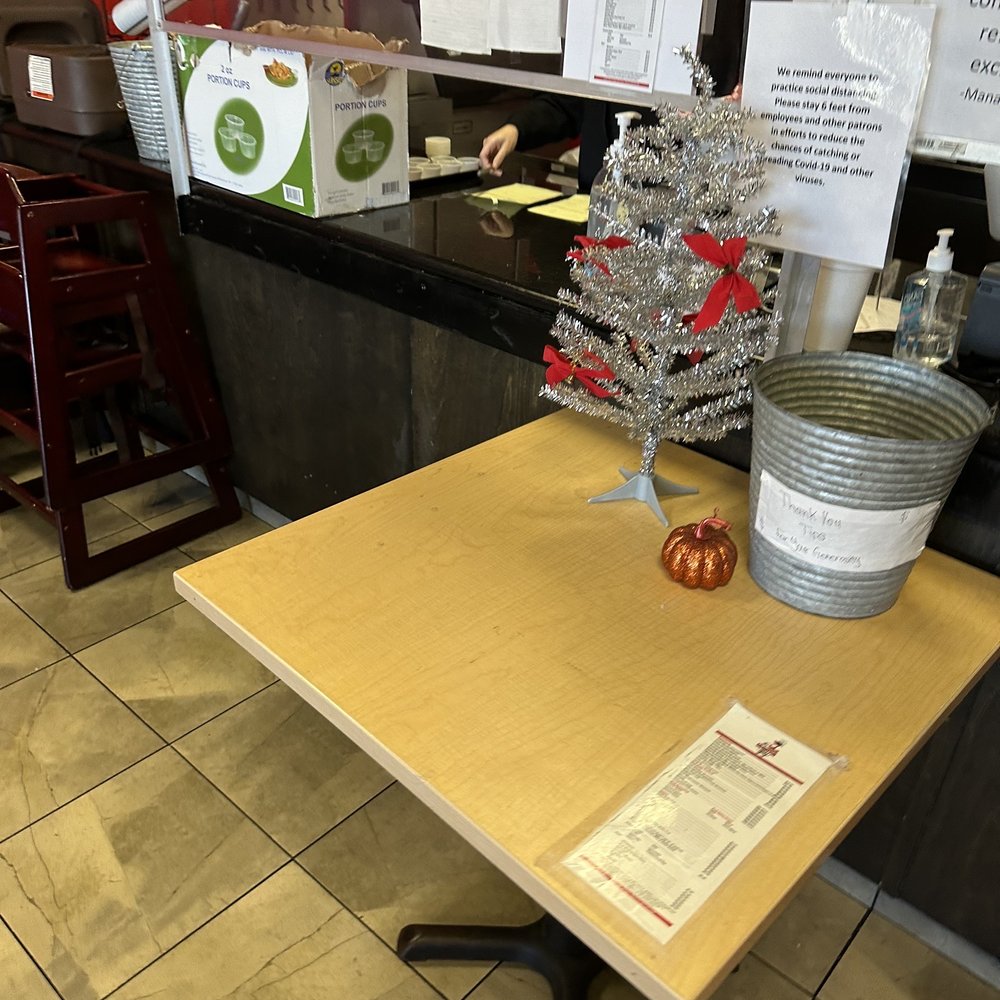 The Crawfish Guy - Holiday decor - Cajun/Creole Near Me - Fresno, California