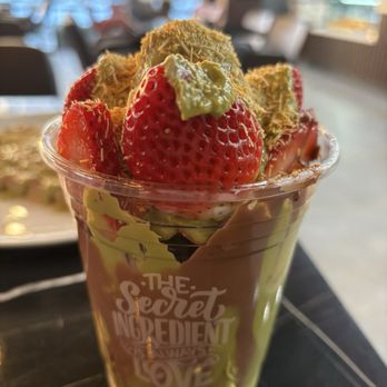 Melt N Dip - Dubai chocolate strawberries - Coffee & Tea Near Me - Fishers, Indiana